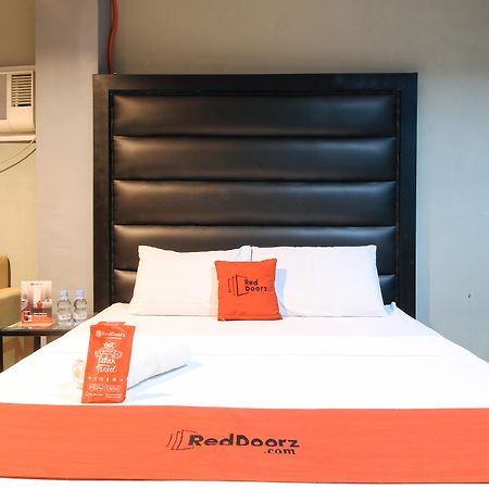 Reddoorz @ P Florentino Street Sampaloc مانيلا المظهر الخارجي الصورة