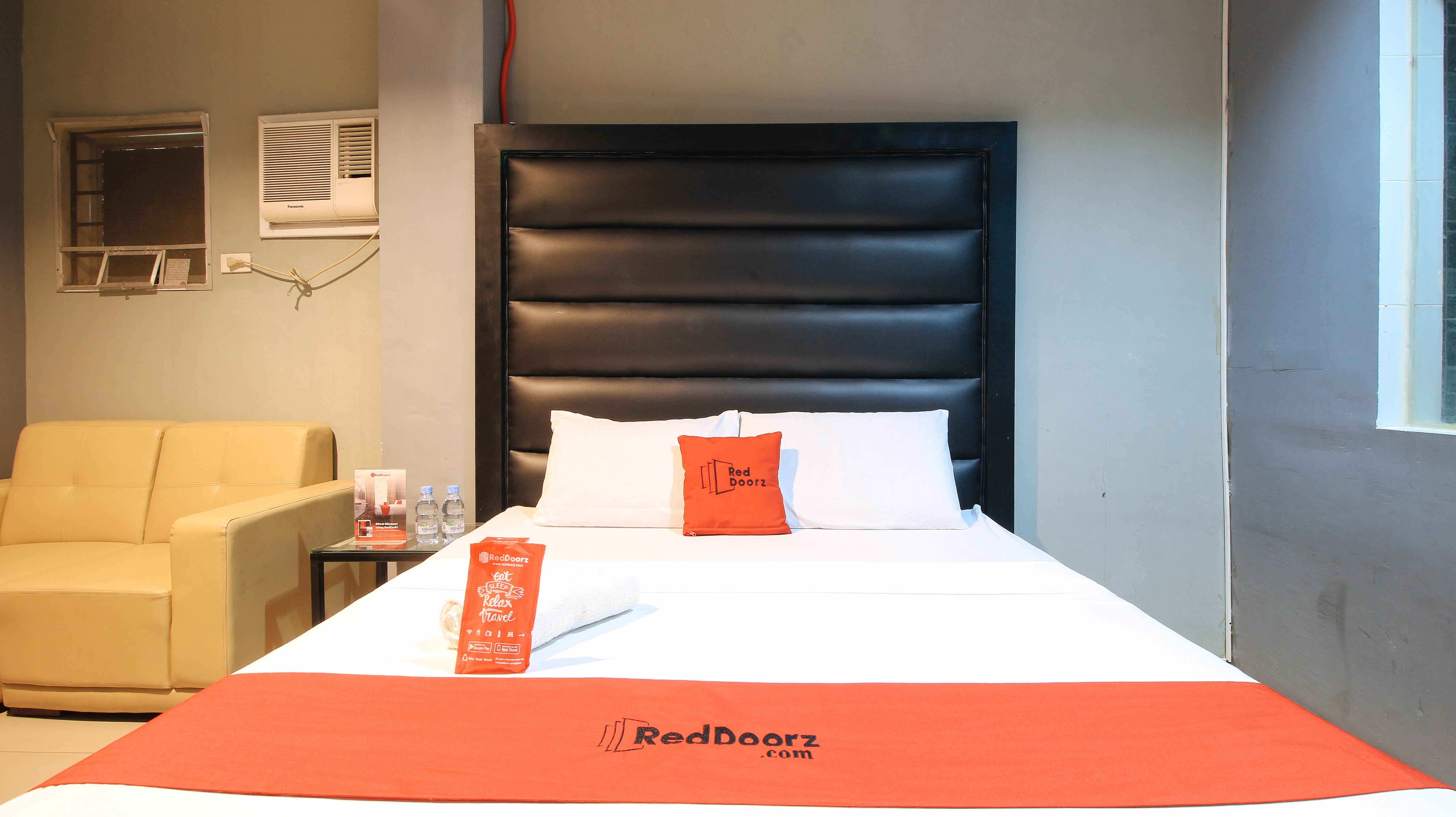 Reddoorz @ P Florentino Street Sampaloc مانيلا المظهر الخارجي الصورة