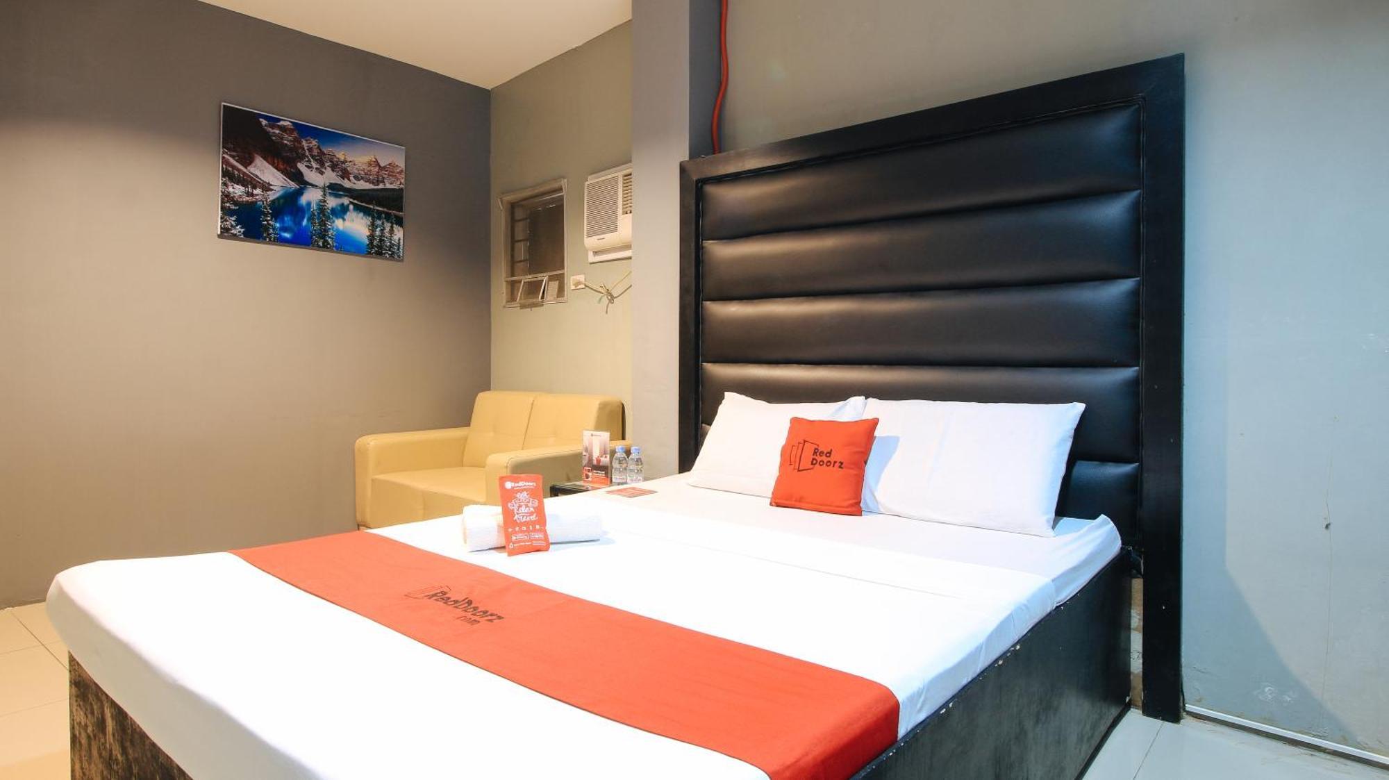 Reddoorz @ P Florentino Street Sampaloc مانيلا المظهر الخارجي الصورة