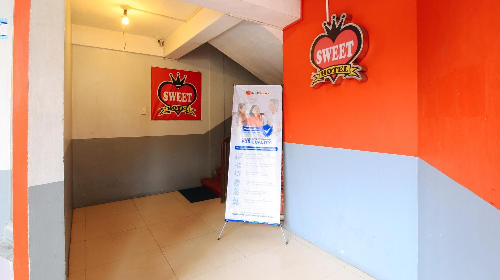 Reddoorz @ P Florentino Street Sampaloc مانيلا المظهر الخارجي الصورة