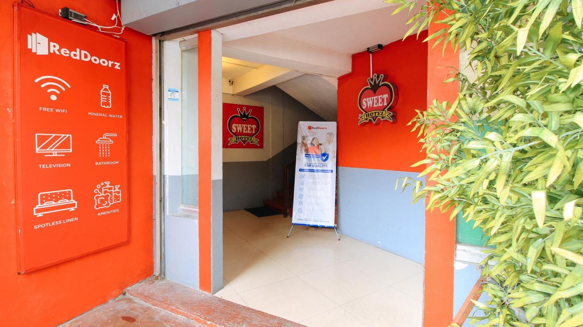 Reddoorz @ P Florentino Street Sampaloc مانيلا المظهر الخارجي الصورة