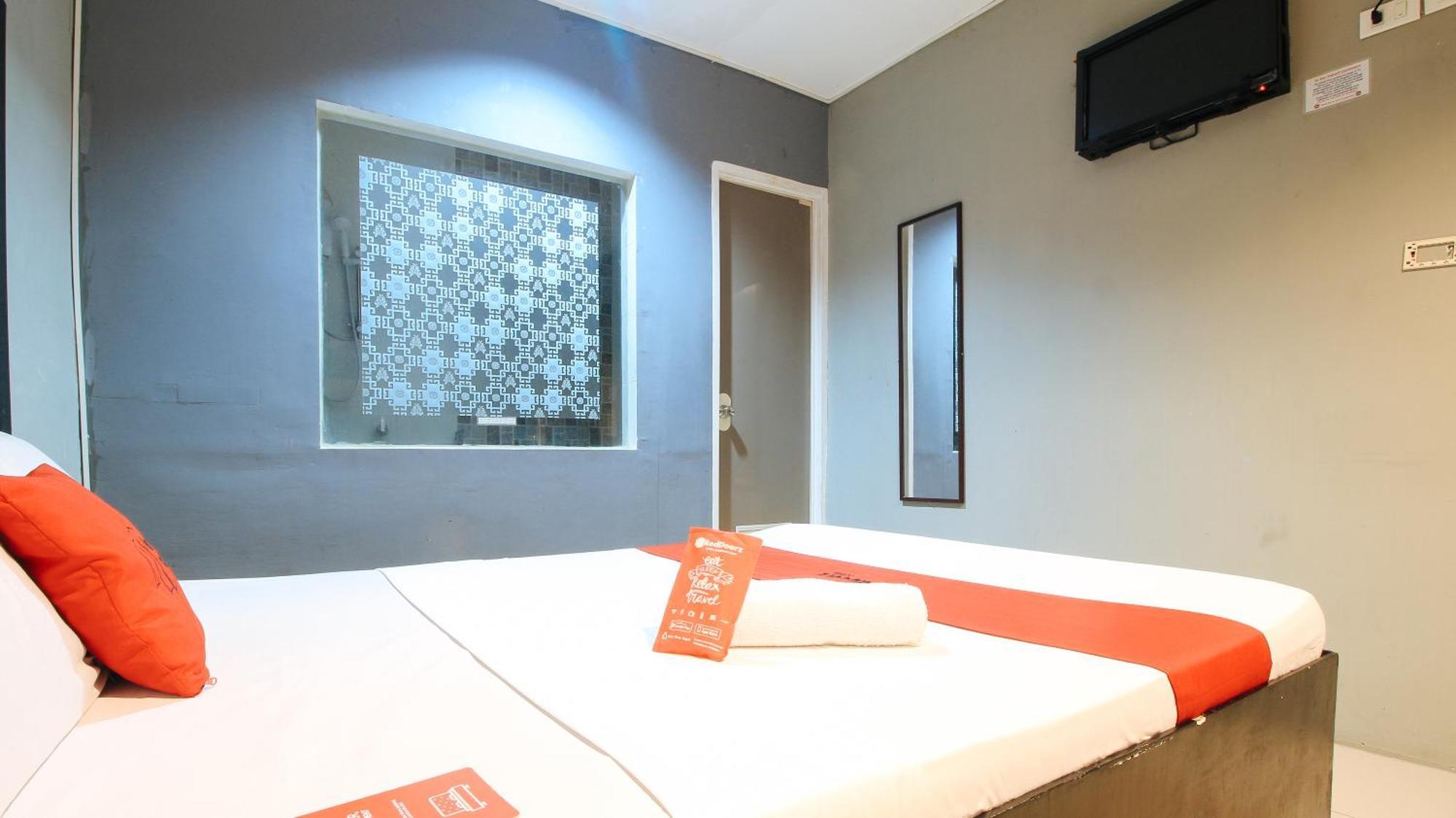 Reddoorz @ P Florentino Street Sampaloc مانيلا المظهر الخارجي الصورة