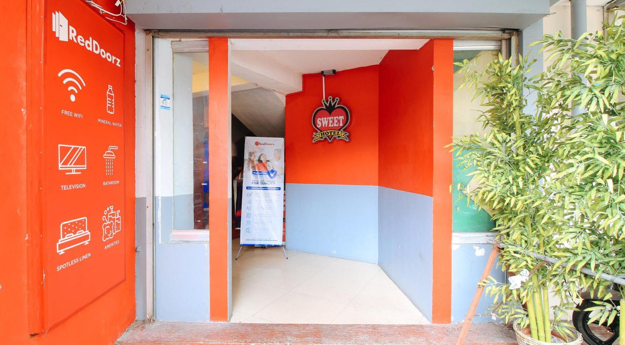 Reddoorz @ P Florentino Street Sampaloc مانيلا المظهر الخارجي الصورة