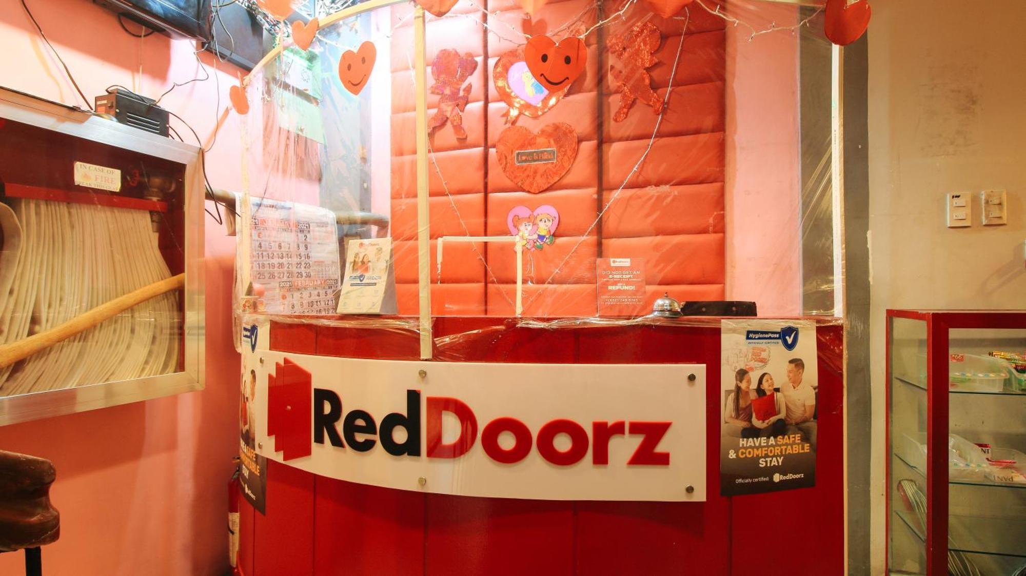 Reddoorz @ P Florentino Street Sampaloc مانيلا المظهر الخارجي الصورة